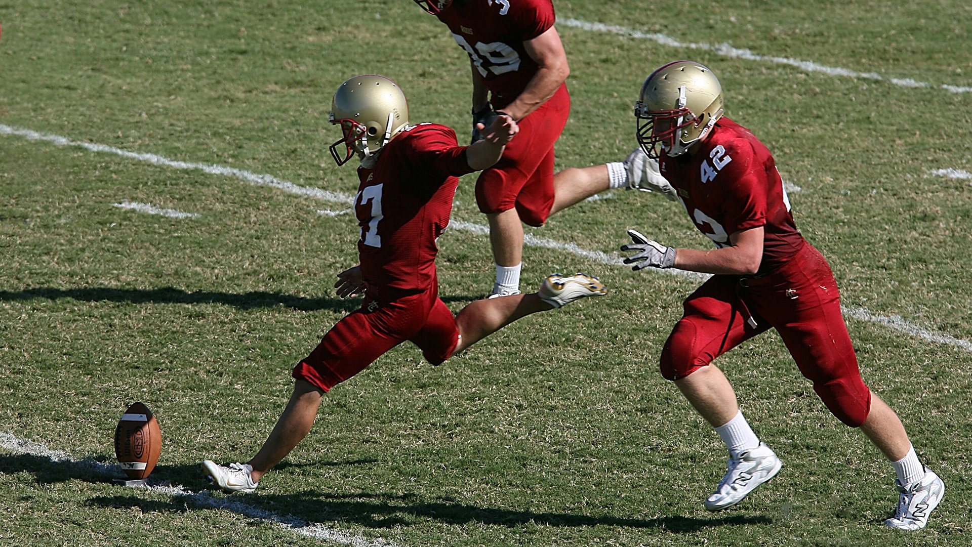 hth最新官方网站-世界田径:肯尼亚长跑名将屡破纪录,赛场火爆!,肯尼亚著名长跑运动员